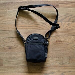 ♥️ PACSAFE anti-theft cross body bag